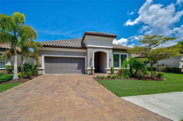 BELLACINA BY CASEY KEY