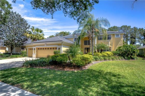 RIVER HILLS COUNTRY CLUB