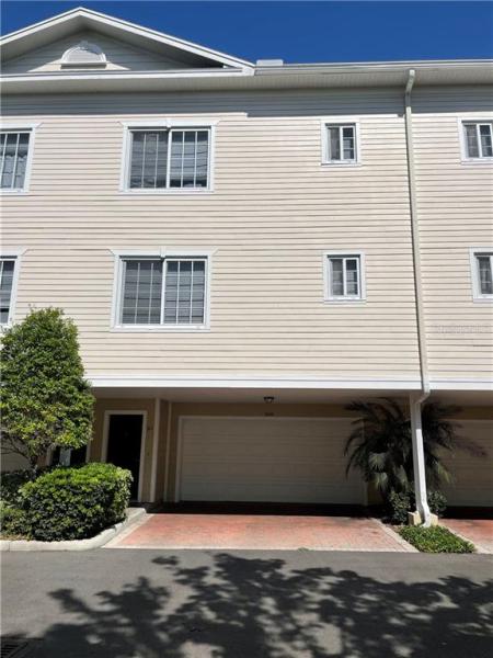 ARLINGTON PARK CONDO