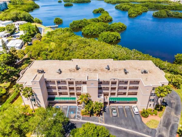 SHORES OF LONG BAYOU CONDO