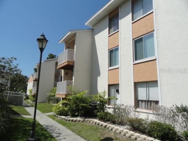 PINE RUSH VILLAS CONDO