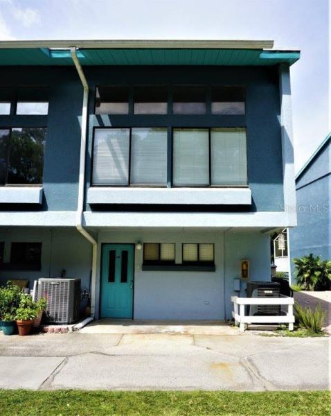 PARADISE LAKES CONDO