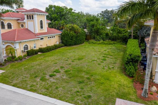 PORTOFINO ON THE BAY