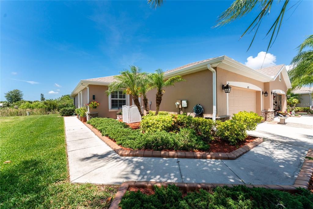 VENTURA VILLAGE - фото