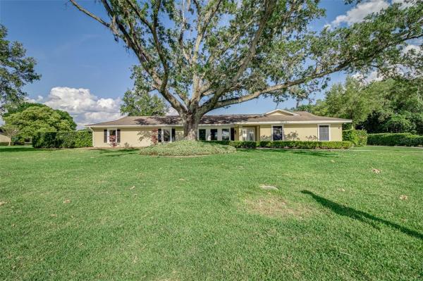 LONE PALM GOLF COURSE