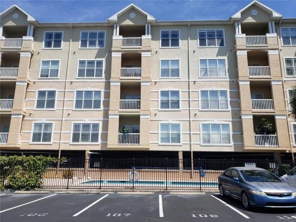 RESIDENCE AT RENAISSANCE