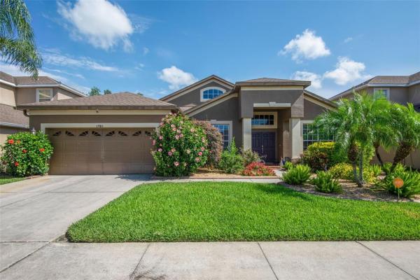 BALLANTRAE VILLAGE 05