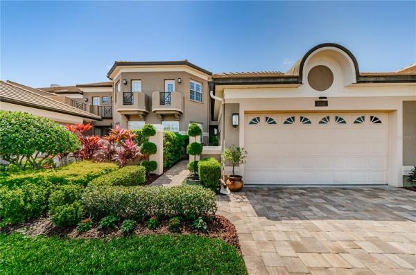 EAGLES WALK AT FEATHER SOUND