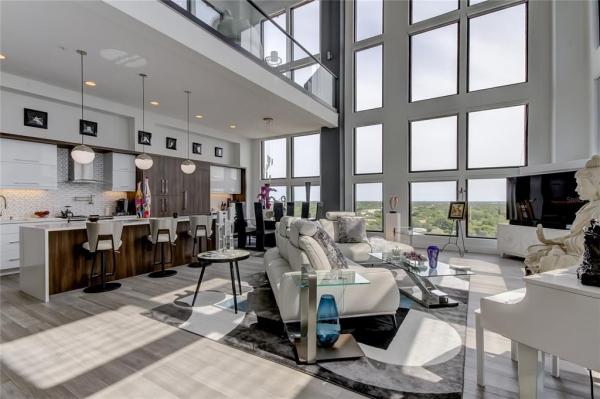 WALKER-WHITNEY PLAZA CONDO