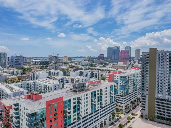 GRAND CENTRAL AT KENNEDY RESID