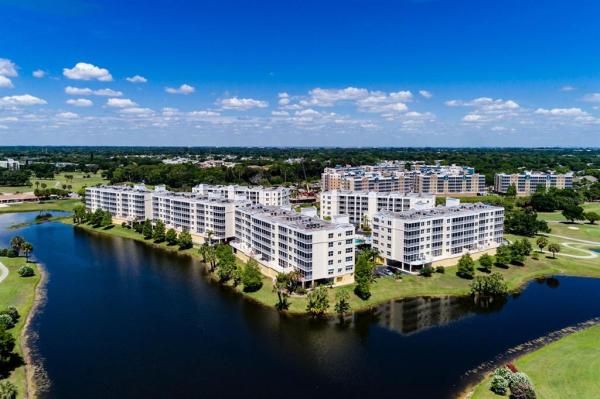 COUNTRY CLUB CONDO AT EAST BAY
