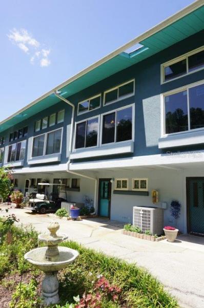 PARADISE LAKES CONDO