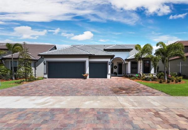 ISLANDWALK AT THE WEST VILLAGES