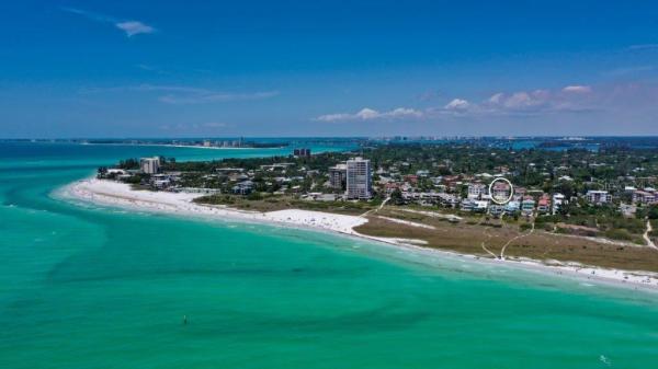 BEACH VILLAS AT THE OASIS