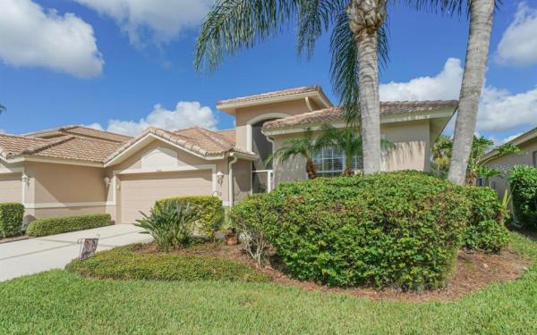 HERITAGE OAKS GOLF & COUNTRY CLUB