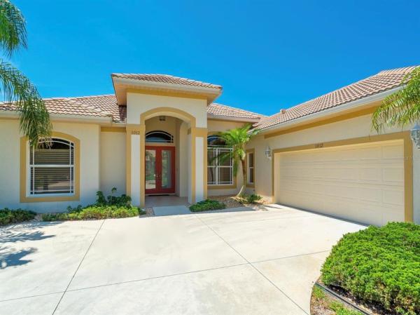 PELICAN POINTE GOLF & COUNTRY CLUB