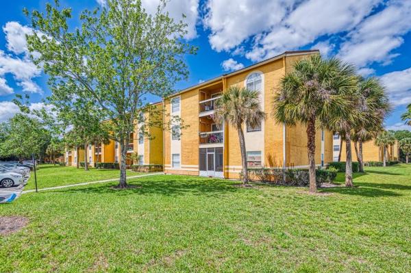 IMAGES A CONDOMINIUM CB 7 PGS 75-87 OR 2769/2672 B