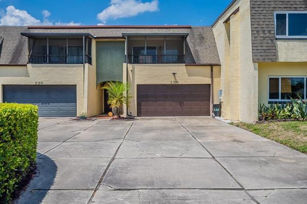 CASTILLE TWNHMS CONDO