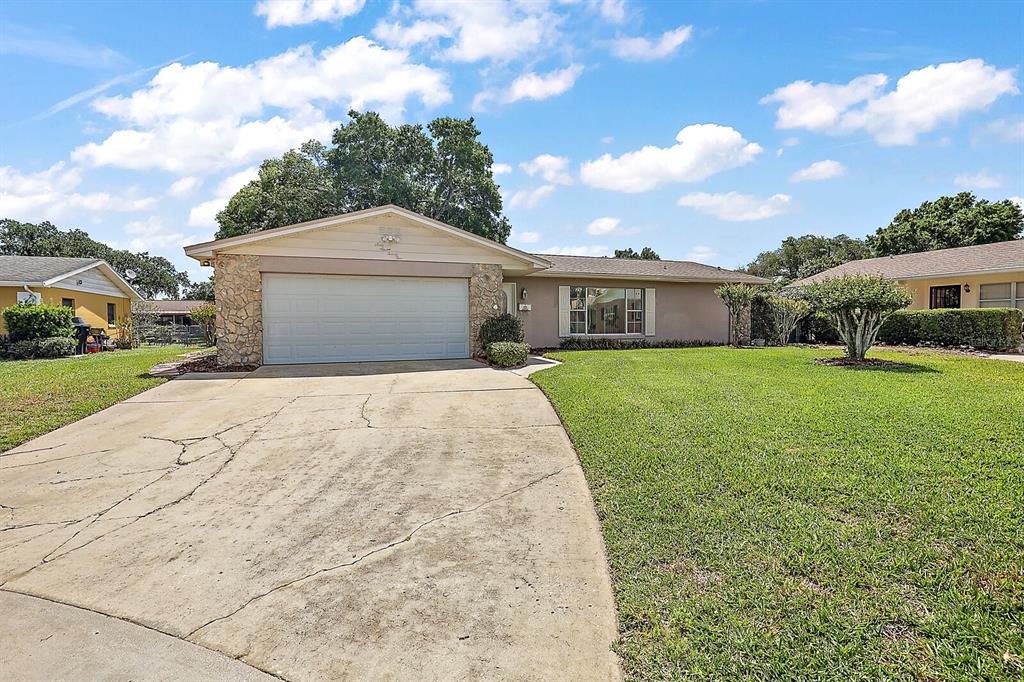 CASTLE PLACE - фото