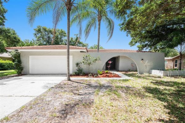 CLUBHOUSE ESTATES OF COUNTRYSIDE