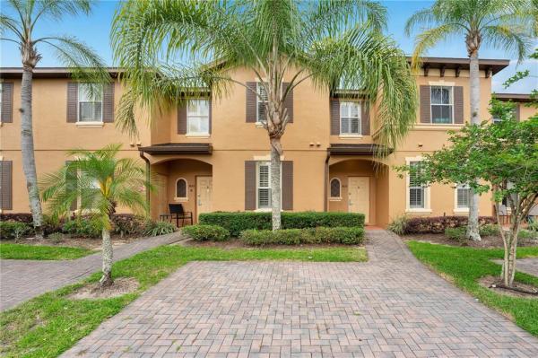 VILLA AT REGAL PALMS CONDO