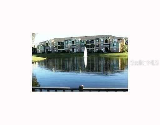 COURTNEY PALMS CONDO