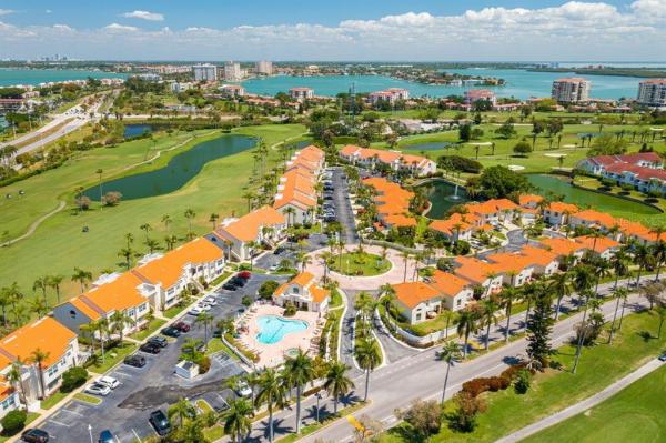 VISTA VERDE NORTH CONDO