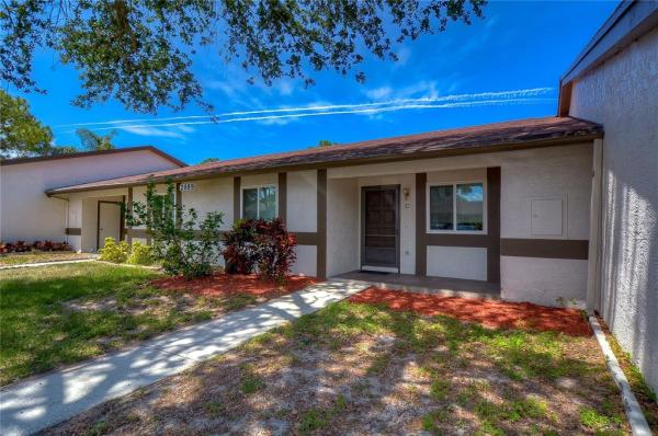 VILLAS OF BEACON GROVES