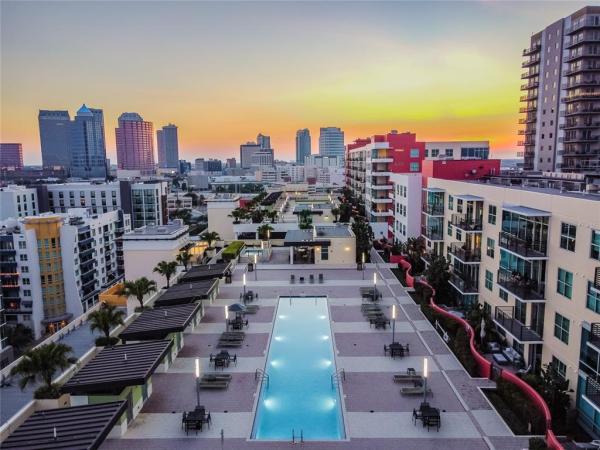 GRAND CENTRAL AT KENNEDY RESID