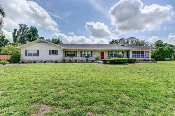 UNIVERSITY TERRACE DELAND