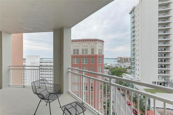 1350 MAIN RESIDENTIAL