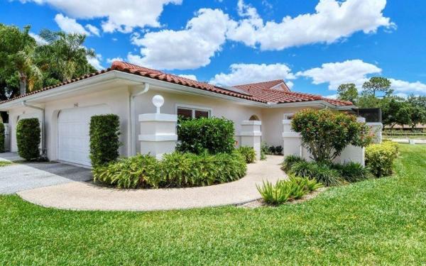 GOLF POINTE AT PALM-AIRE COUNTRY CLUB