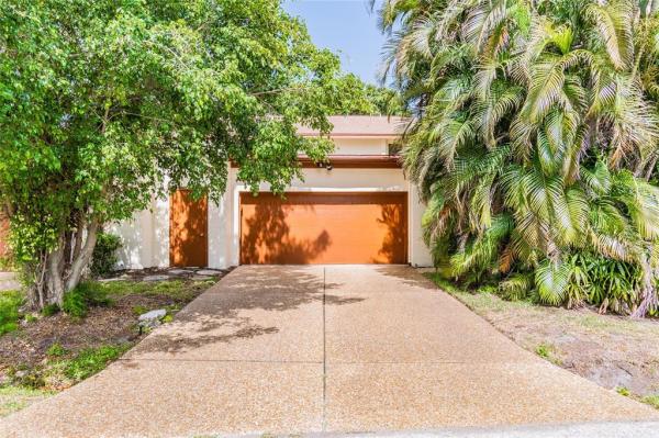 RACQUET CLUB VILLAS AMD