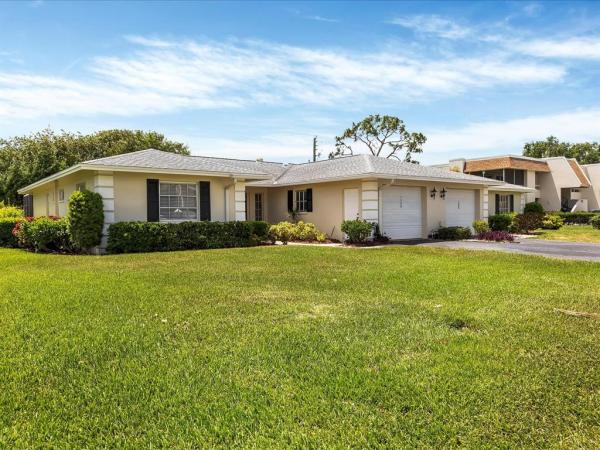 PALM-AIRE DESOTO LAKES COUNTRY CLUB 2