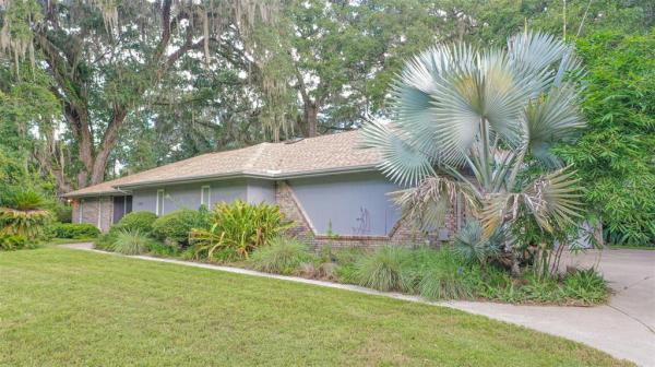 ROLLING RANCHES ESTATES