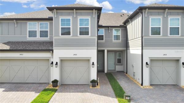 TOWNS AT BELLEAIR GROVE