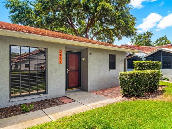 VILLAS OF LAKE ARBOR