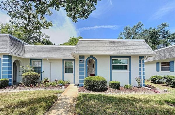 GARDENS OF BEACON SQUARE CONDO