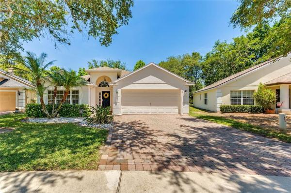 LAKE GRIFFIN ESTATES