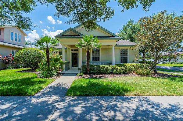 LAKES WINDERMERE PH 01 49 108