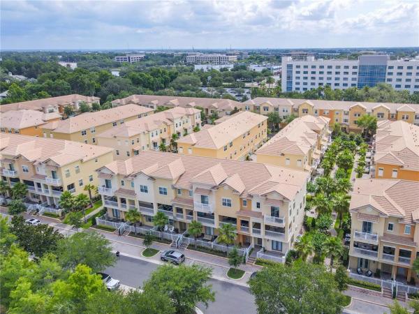 GRANDE OAKS AT HEATHROW