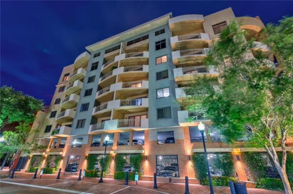 RESIDENCES OF FRANKLIN STREET