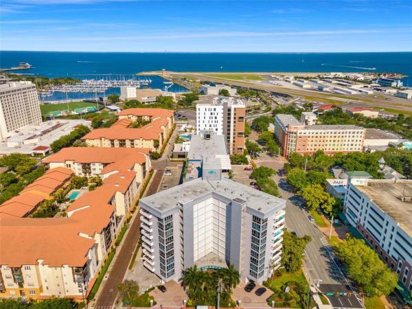 BEACON ON 3RD ST THE