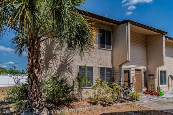 BARKWOOD SQUARE CONDO