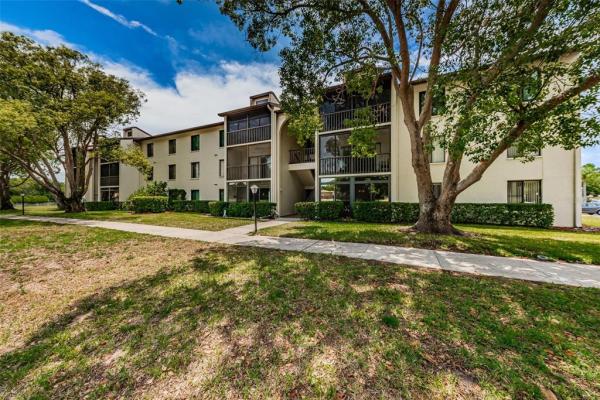 PINE RIDGE AT PALM HARBOR