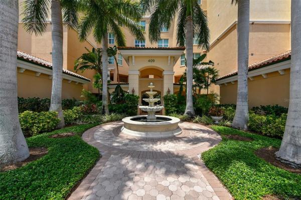 MERIDIAN AT THE OAKS PRESERVE