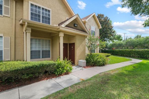 CRESCENT PLACE AT LAKE LOTUS CONDO