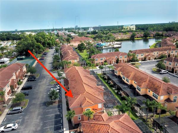 REGAL OAKS AT OLD TOWN