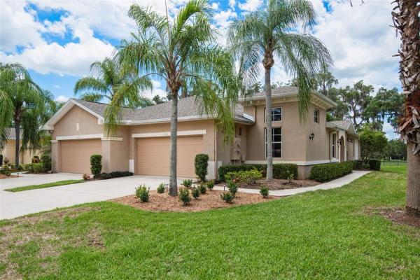 LYNDHURST CONDOMINIUM