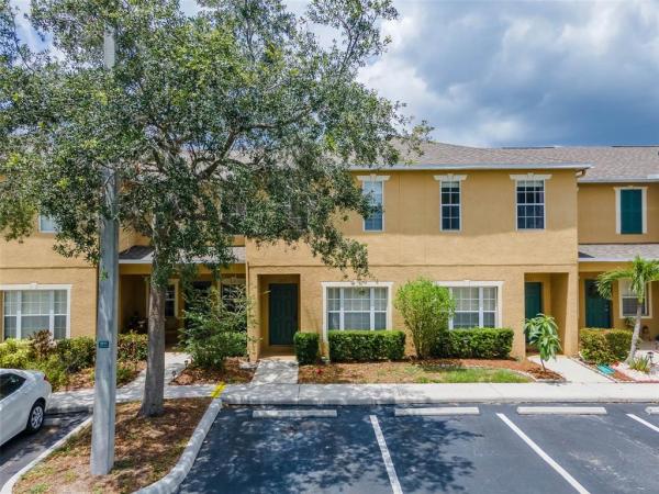 KINGS LAKE TOWNHOMES